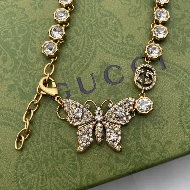 Gucci Colar Borboleta com Cristais em Tono Dourado 5
