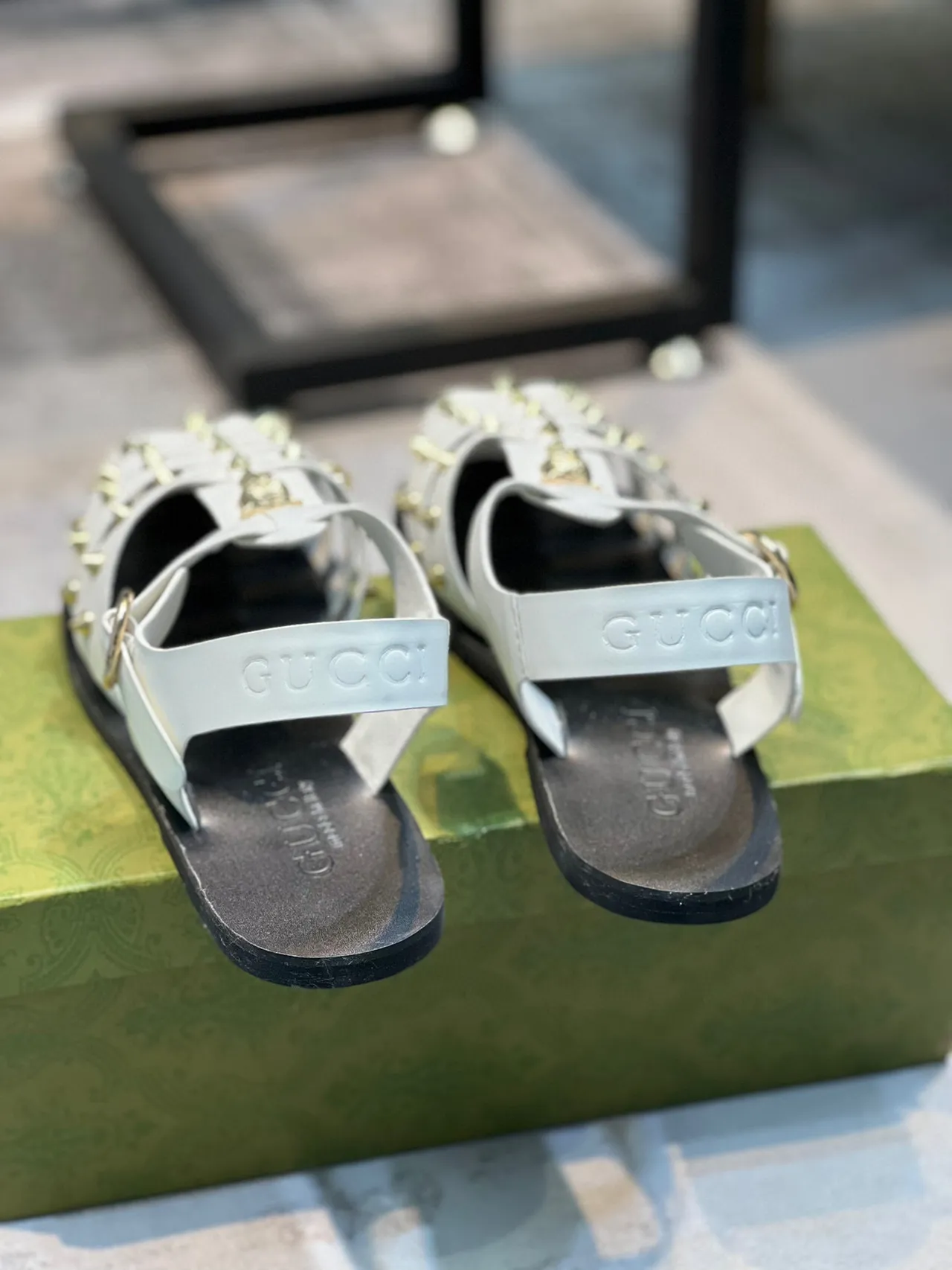 Gucci Dionysus Sandalia Gladiator Sandalia Blanca Dorado Con Clavos Multi Cinta Detalle Cabeza Medusa Sandalias Gladiator 2