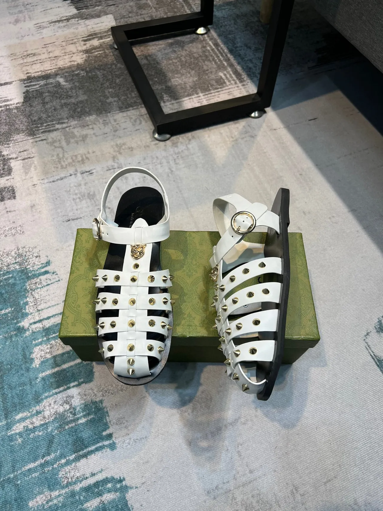 Gucci Dionysus Sandalia Gladiator Sandalia Blanca Dorado Con Clavos Multi Cinta Detalle Cabeza Medusa Sandalias Gladiator 4