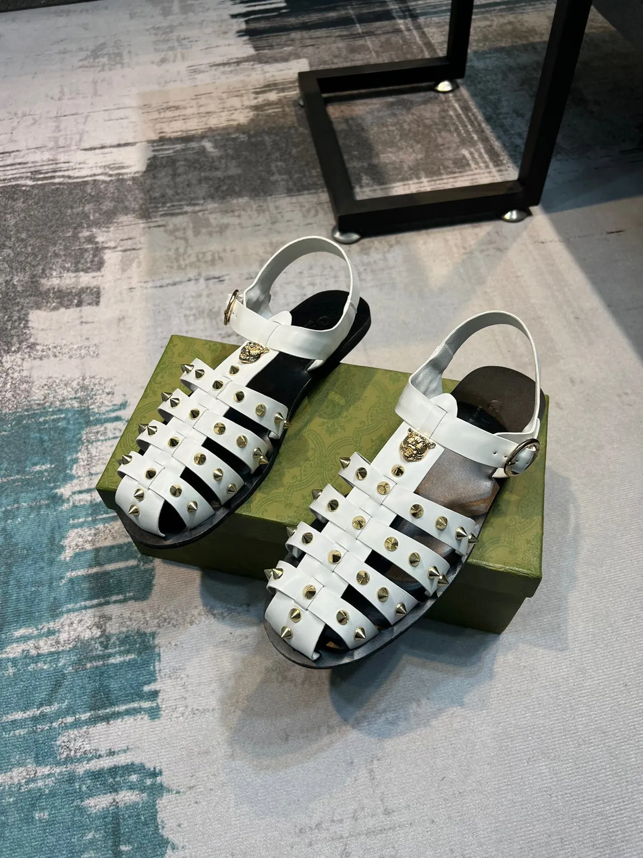 Gucci Dionysus Sandalia Gladiator Sandalia Blanca Dorado Con Clavos Multi Cinta Detalle Cabeza Medusa Sandalias Gladiator 5