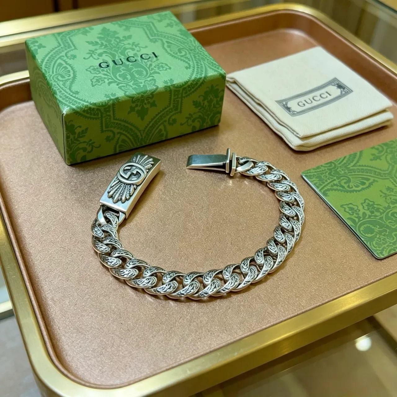 Gucci Dionysus Pulsera Cadena Curb-Link Gruesa Plata con Motivos de Alas Grabados 3