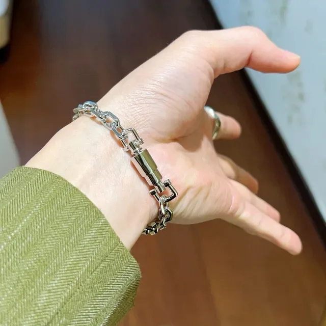 Gucci Dog Tag Pendant سوار سلسلة كثيفة 7