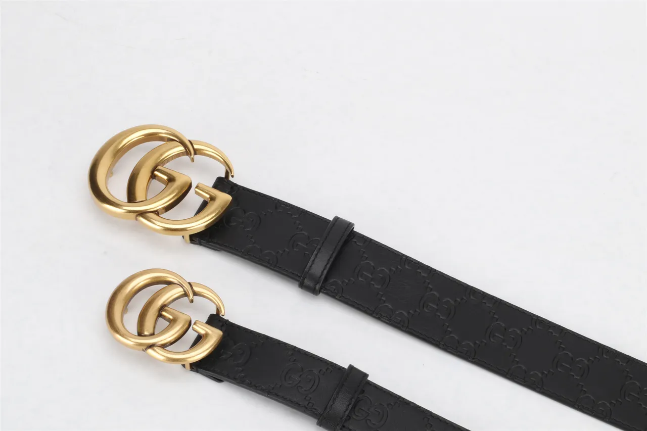 Gucci Double G cinturón negro dorado embossado GG Monogram Polished Buckle de cuero 2
