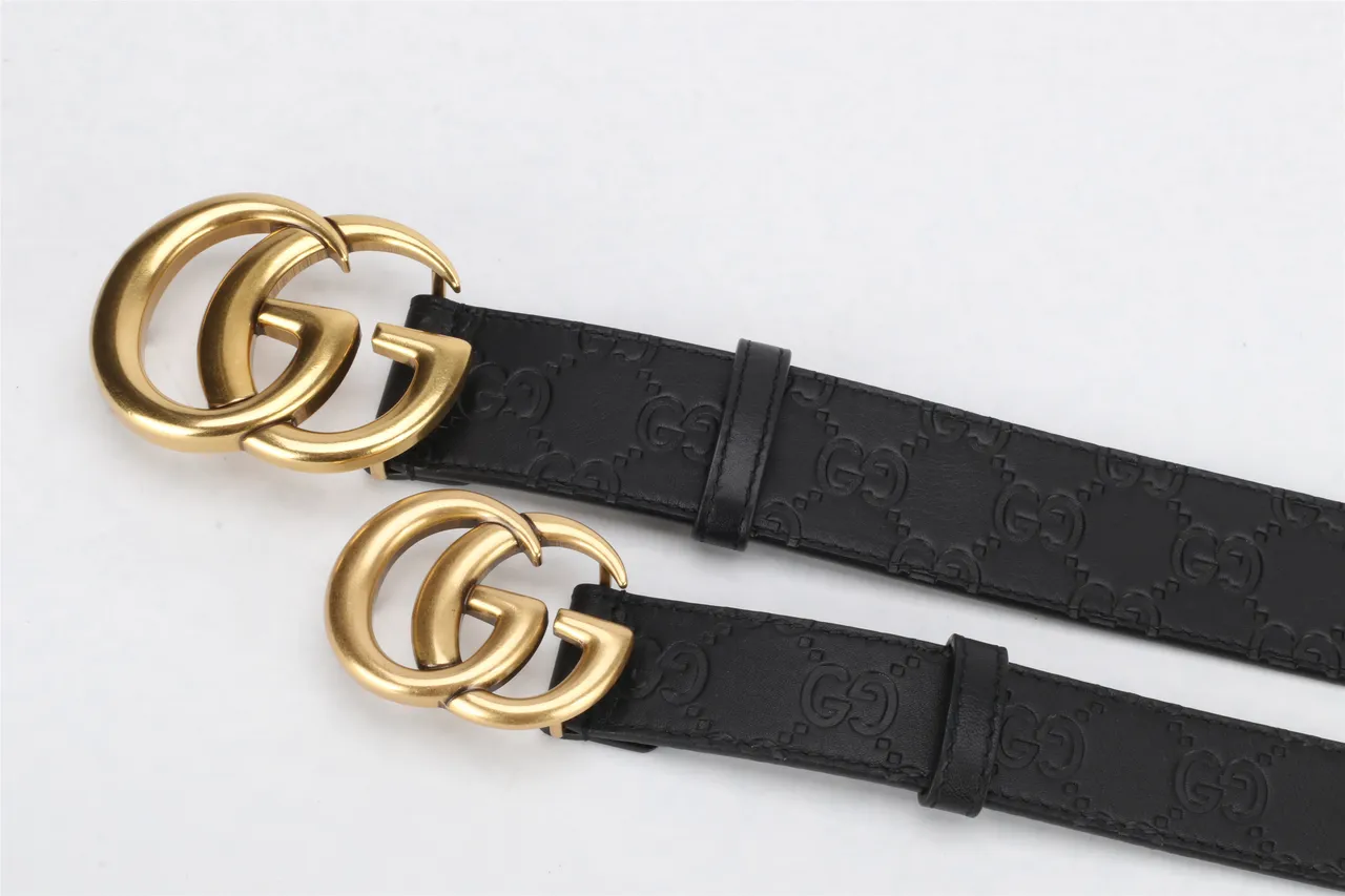 Gucci Double G cinturón negro dorado embossado GG Monogram Polished Buckle de cuero 3