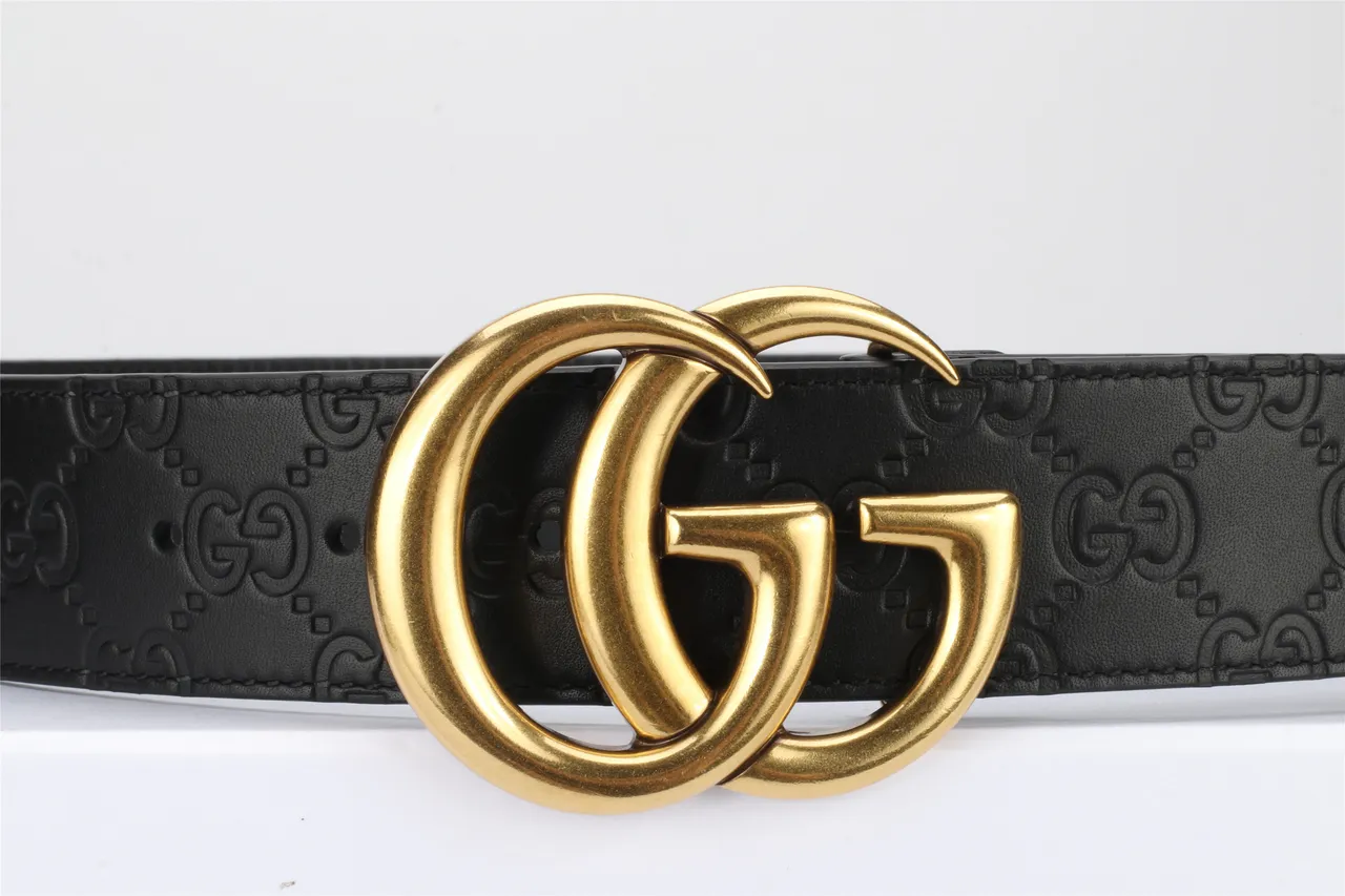 Gucci Double G cinturón negro dorado embossado GG Monogram Polished Buckle de cuero 11