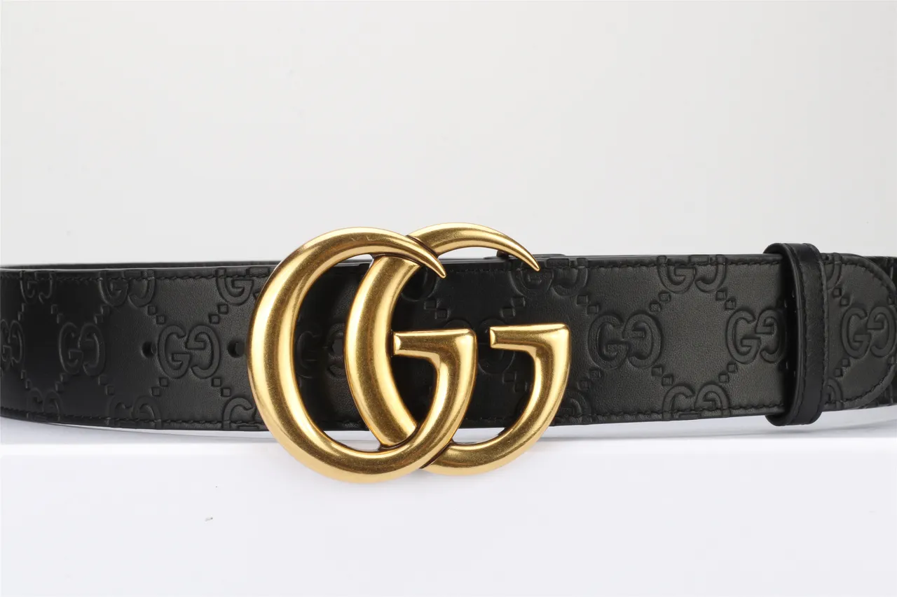 Gucci Double G cinturón negro dorado embossado GG Monogram Polished Buckle de cuero 12