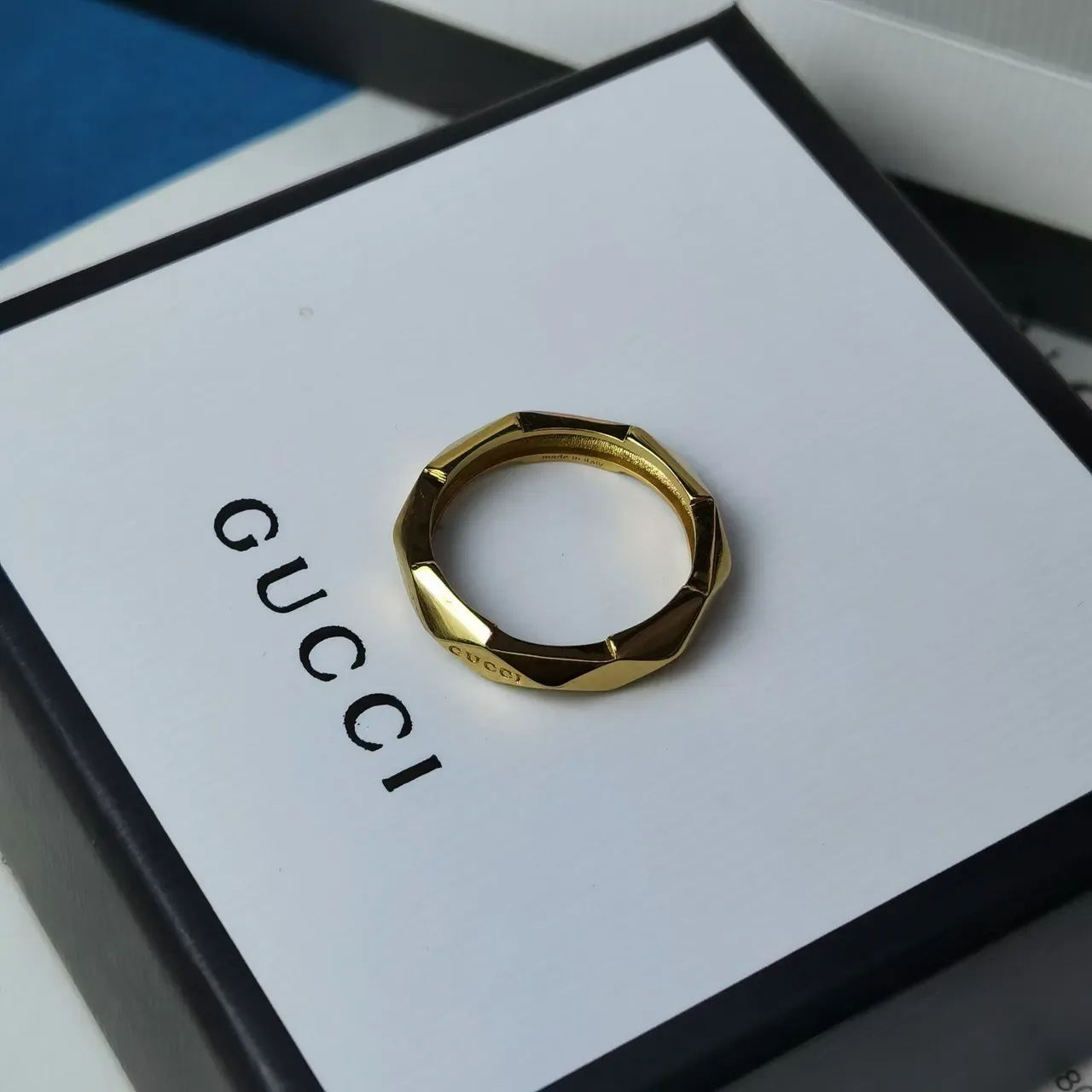 Gucci Anillo de Oro Geométrico Facetado 6