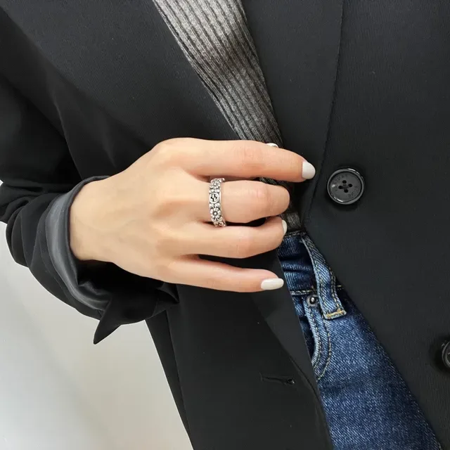 Gucci Floral-Engraved Interlocking G Silver Ring 5