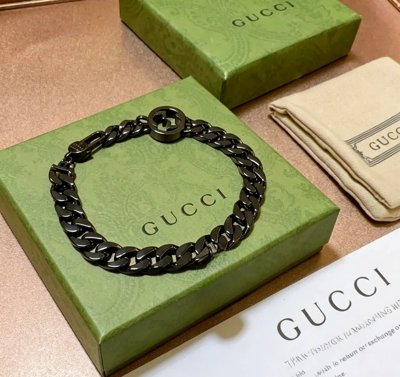 Gucci GG Marmont Pulseira Corrente Curb-Link Preto Verde Metal Matte 3