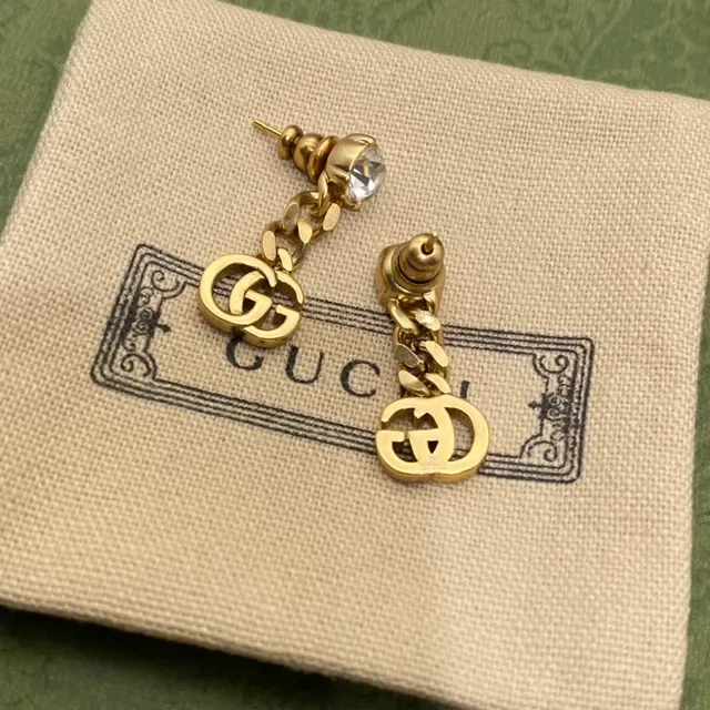 Gucci GG Marmont Gold Beige Interlocking Double-G أقراط 2