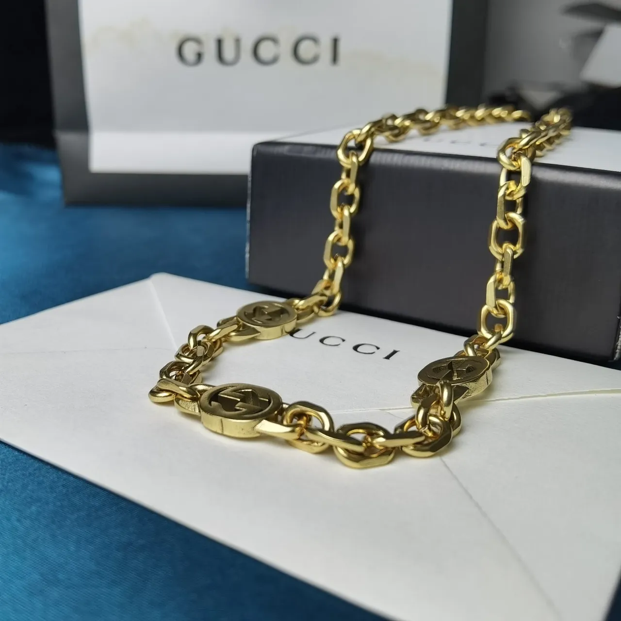Gucci GG Marmont doré chaîne GG entrelacée 5