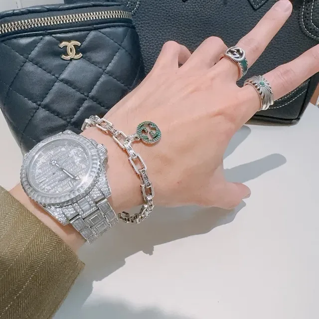 Gucci GG Marmont سوار سلسلة كريستال أخضر 2