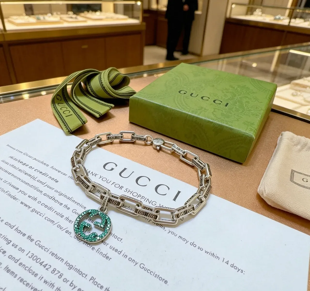 Gucci GG Marmont سوار سلسلة كريستال أخضر 9