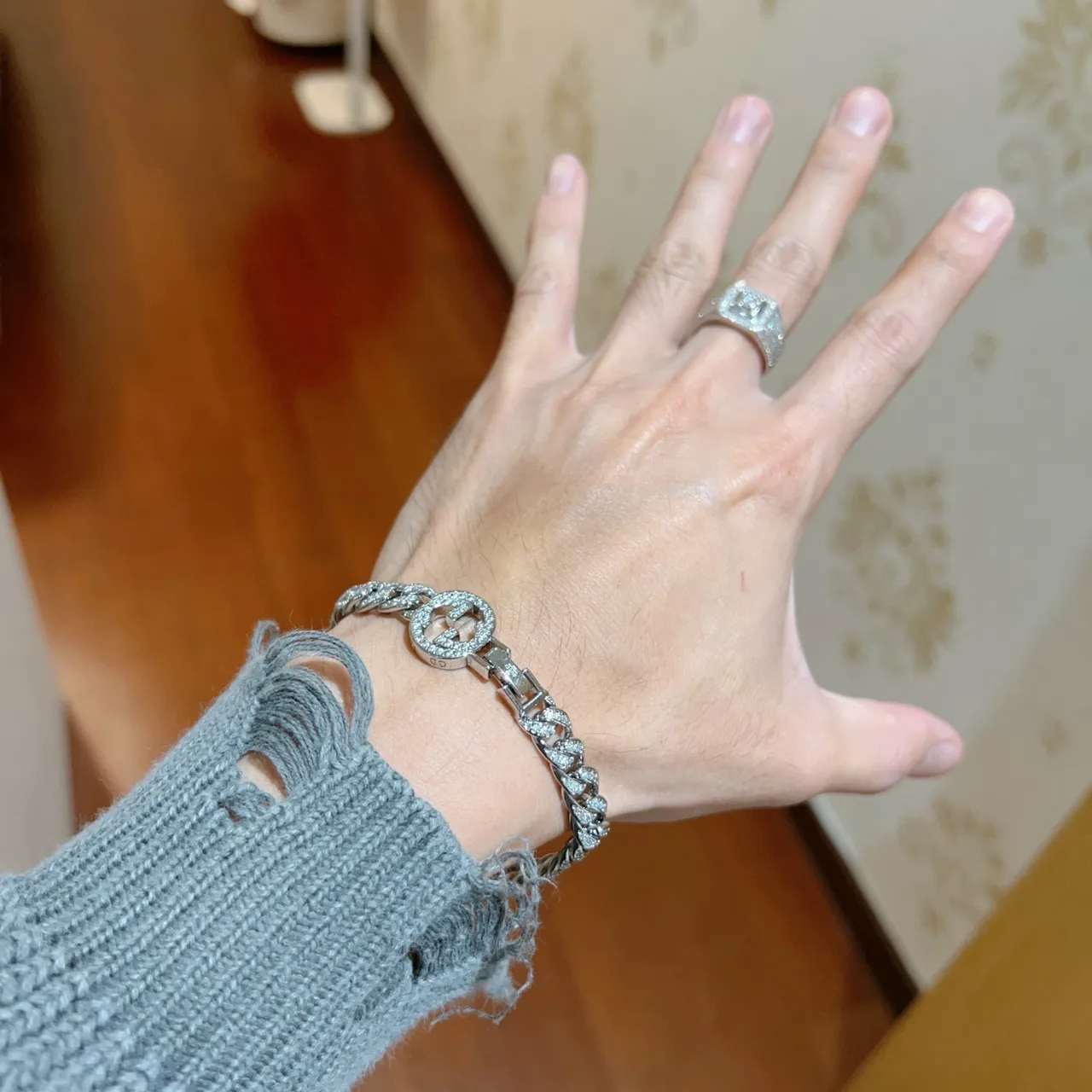Gucci GG Marmont Pavé-Crystal Curb Chain pulseira 4