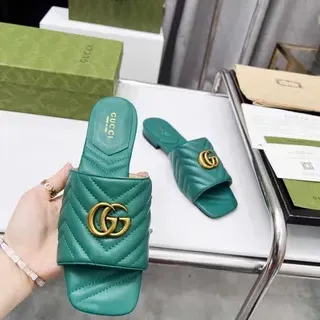 Gucci GG Marmont Zapatillas de Cuero Verde Acolchadas