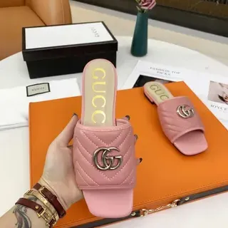 Gucci GG Marmont Zapatillas acolchadas rosa