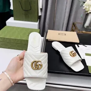 Gucci GG Marmont Zapatillas acolchadas de cuero blanco