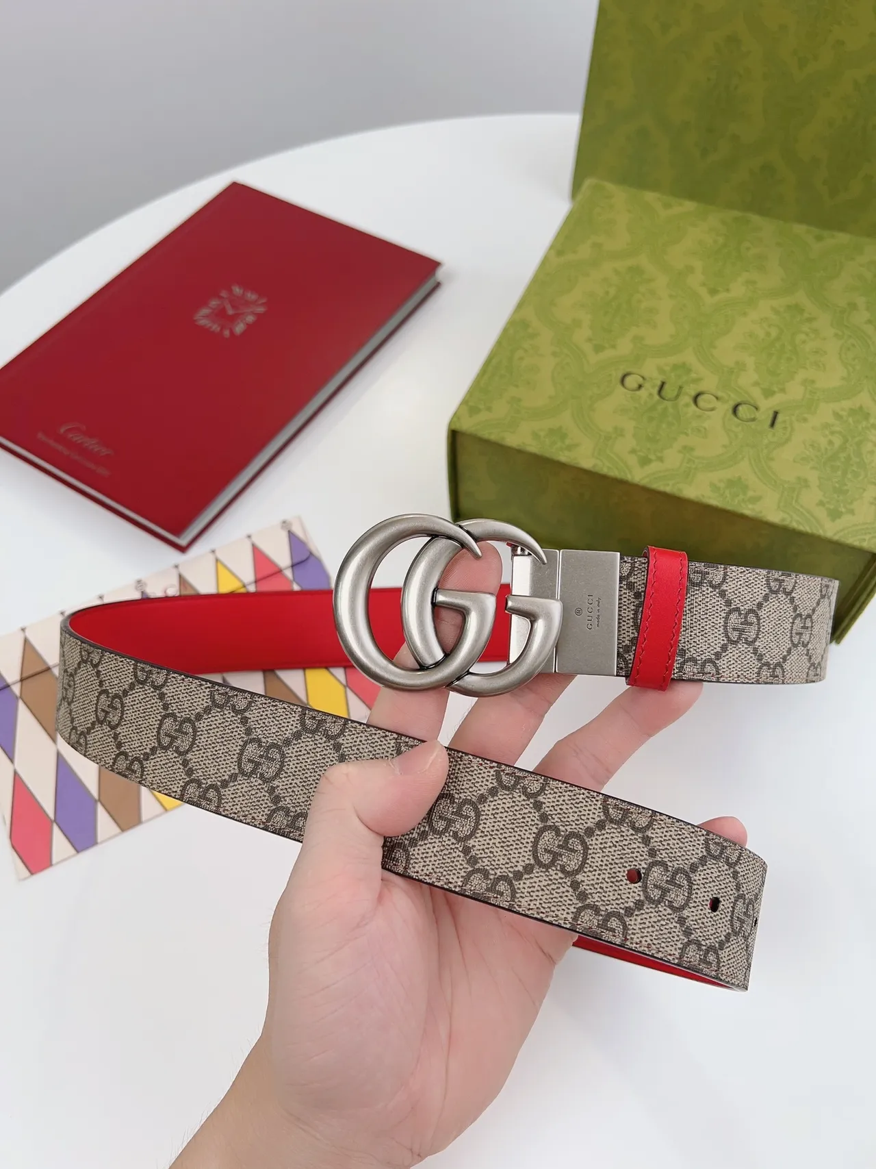 Gucci GG Marmont حزام جلدي أحمر وبيج قابل للعكس 3