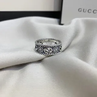 Gucci GG Marmont चाँदी काला चौड़ी पट्टी रस्सी किनारा डिटेलिंग अंगूठी