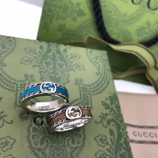 Gucci GG Marmont خاتم فضي أزرق باند عريض نقشة إيمايل