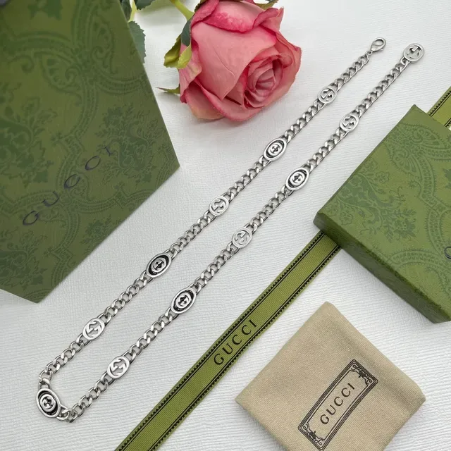 Gucci GG Marmont Silver Green Curb-Link Chain Interlocking Oval Medallions Necklace 2