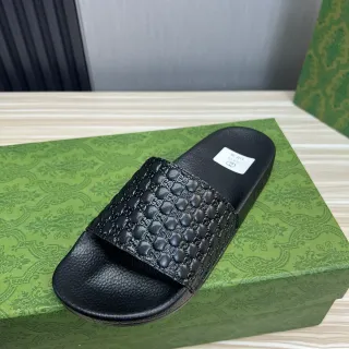 Gucci GG Marmont Slide Negro Quiltado Monogram