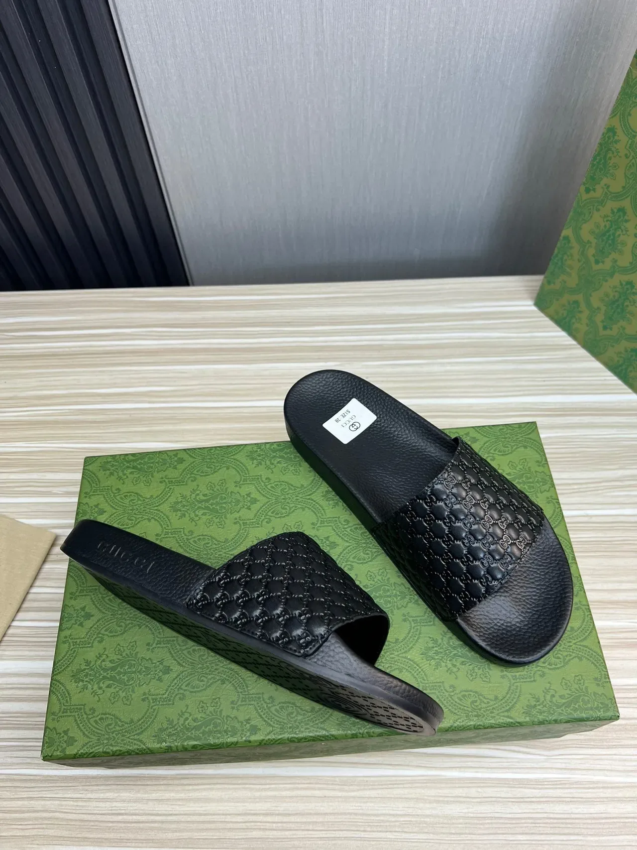 Gucci GG Marmont Slide Noir Quilté Monogram 5