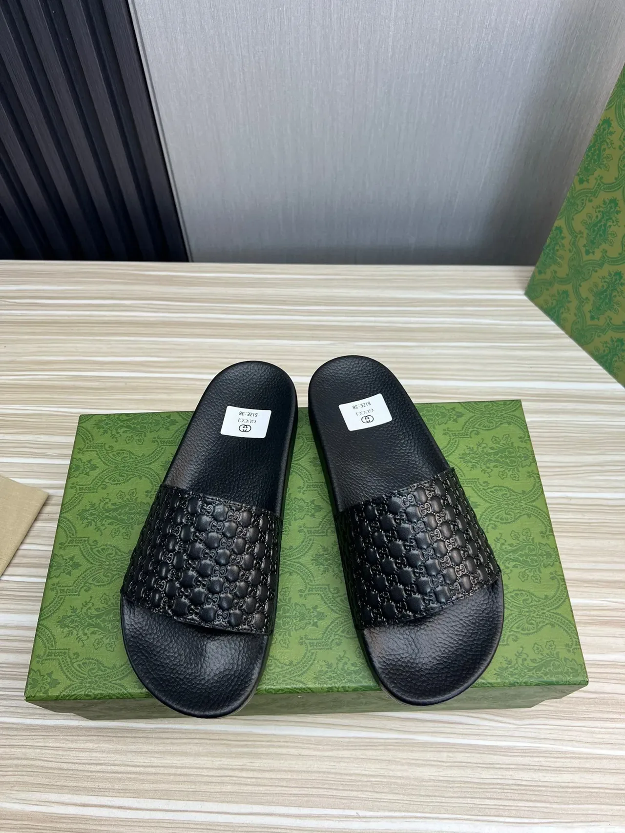 Gucci GG Marmont Slide Noir Quilté Monogram 9