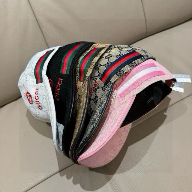 Gucci GG Monogram Beige Black Canvas Embroidered Interlocking G 棒球帽 2