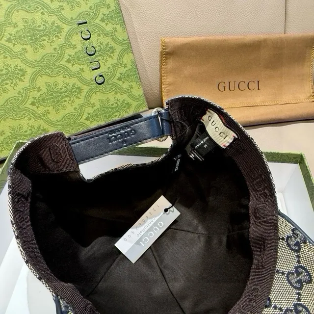 Gucci GG Monogram Beige Black Canvas Embroidered Interlocking G 棒球帽 3