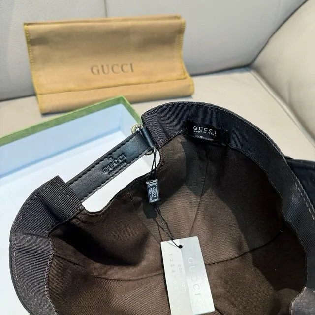 غوتشي GG Monogram Web Stripe قبعة بيسبول 9