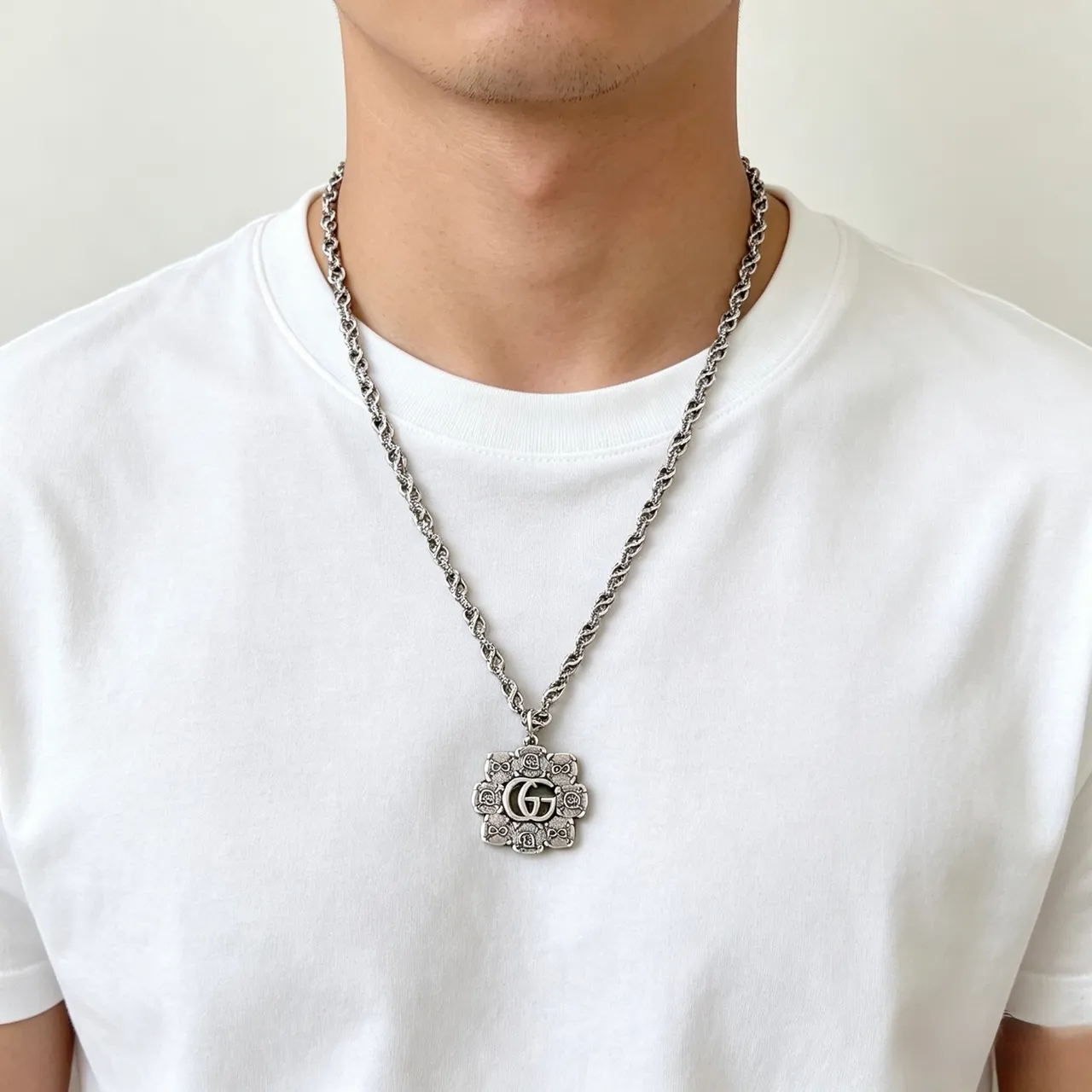 Gucci GG Owl चांदी ऑक्सीडाइज्ड सज्जित फूल व्यवस्थित प्रतीक माला 2