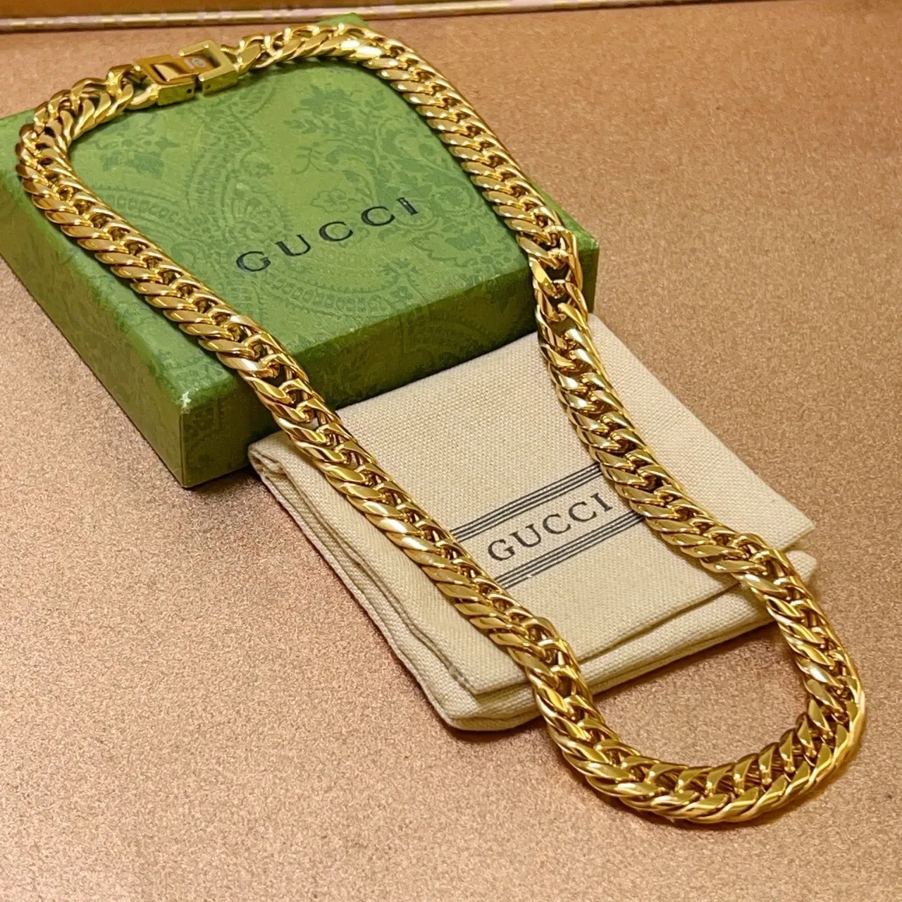 Gucci Gold Curb-Link Necklace 3