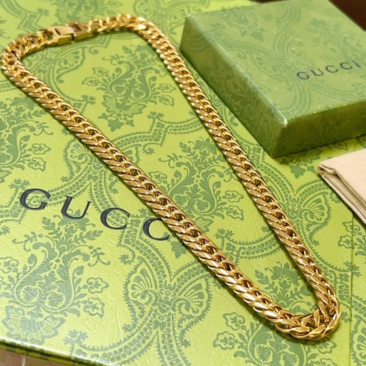 Gucci Gold Curb-Link Necklace 7