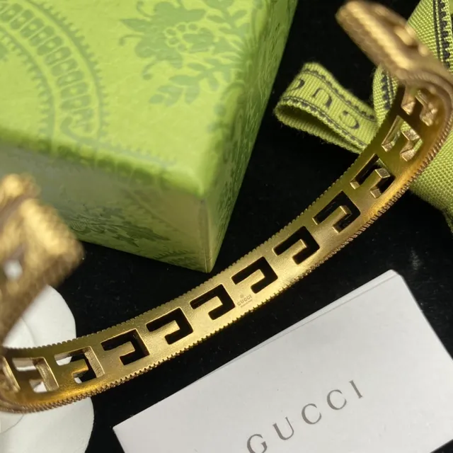 Gucci Gold Pulseira rígida aberta geométrica em treliça 3
