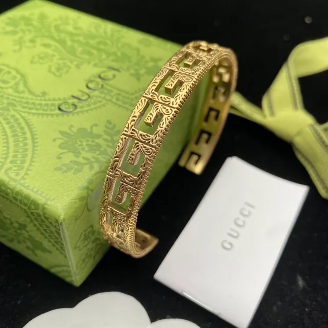 Gucci Gold Pulseira rígida aberta geométrica em treliça 4