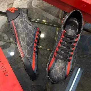 Gucci gris rojo GG Monogram Canvas Web Stripe estilo de vida zapatillas