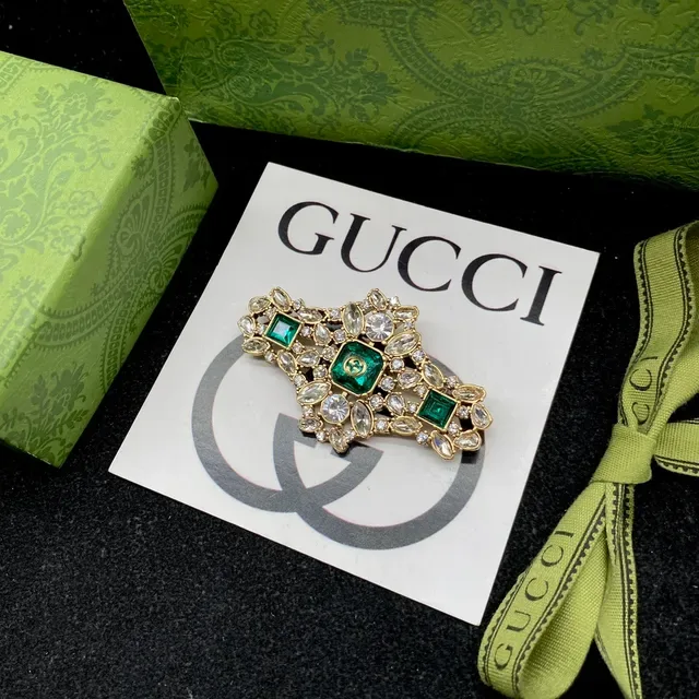 Gucci Green Gold Metal Emerald Square Crystals Brooch 3