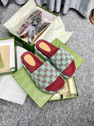 Gucci Vert Rouge GG Supreme Tissu Imprimé Semelle Acolchée Chaussons 3