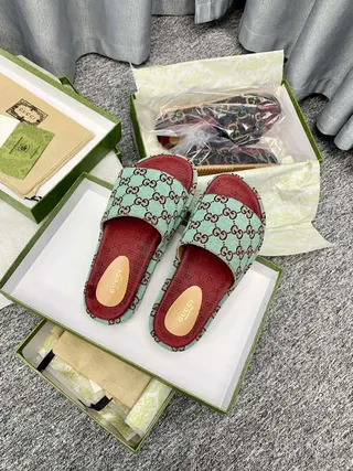 Gucci Vert Rouge GG Supreme Tissu Imprimé Semelle Acolchée Chaussons 5