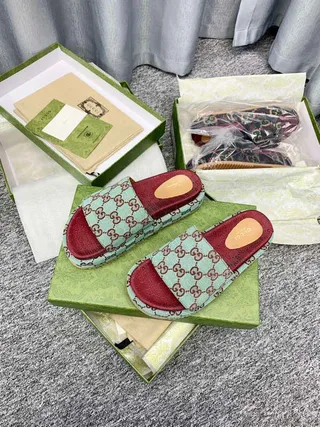 Gucci Vert Rouge GG Supreme Tissu Imprimé Semelle Acolchée Chaussons 8