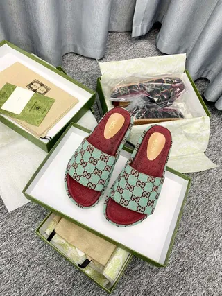 Gucci Vert Rouge GG Supreme Tissu Imprimé Semelle Acolchée Chaussons 9