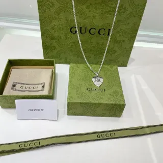 Gucci সবুজ চাঁদি হার্ট শেপড পেন্ড্যান্ট Interlocking G মোটিফ নেকলেস