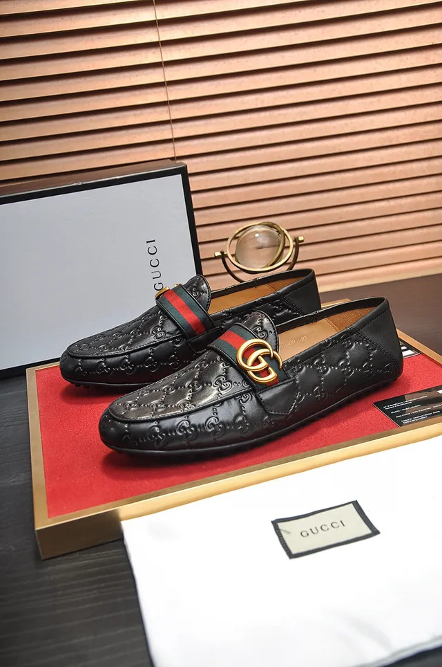 Gucci Horsebit 1955 أحذية لافر أسود منقوش GG 8