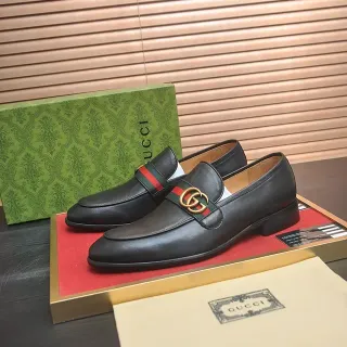 Gucci Horsebit 1955 Mocasines de cuero negro con raya Web