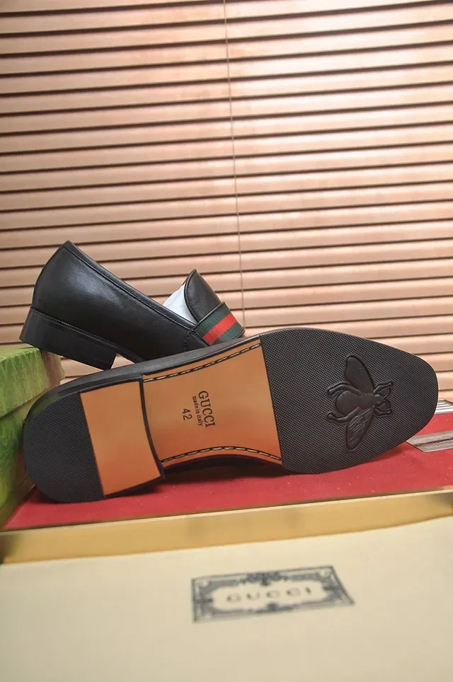 Gucci Horsebit 1955 Mocassins en cuir noir à rayure Web 3