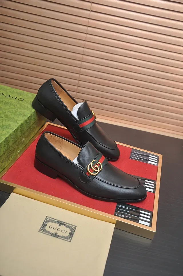 Gucci Horsebit 1955 Mocassins en cuir noir à rayure Web 4