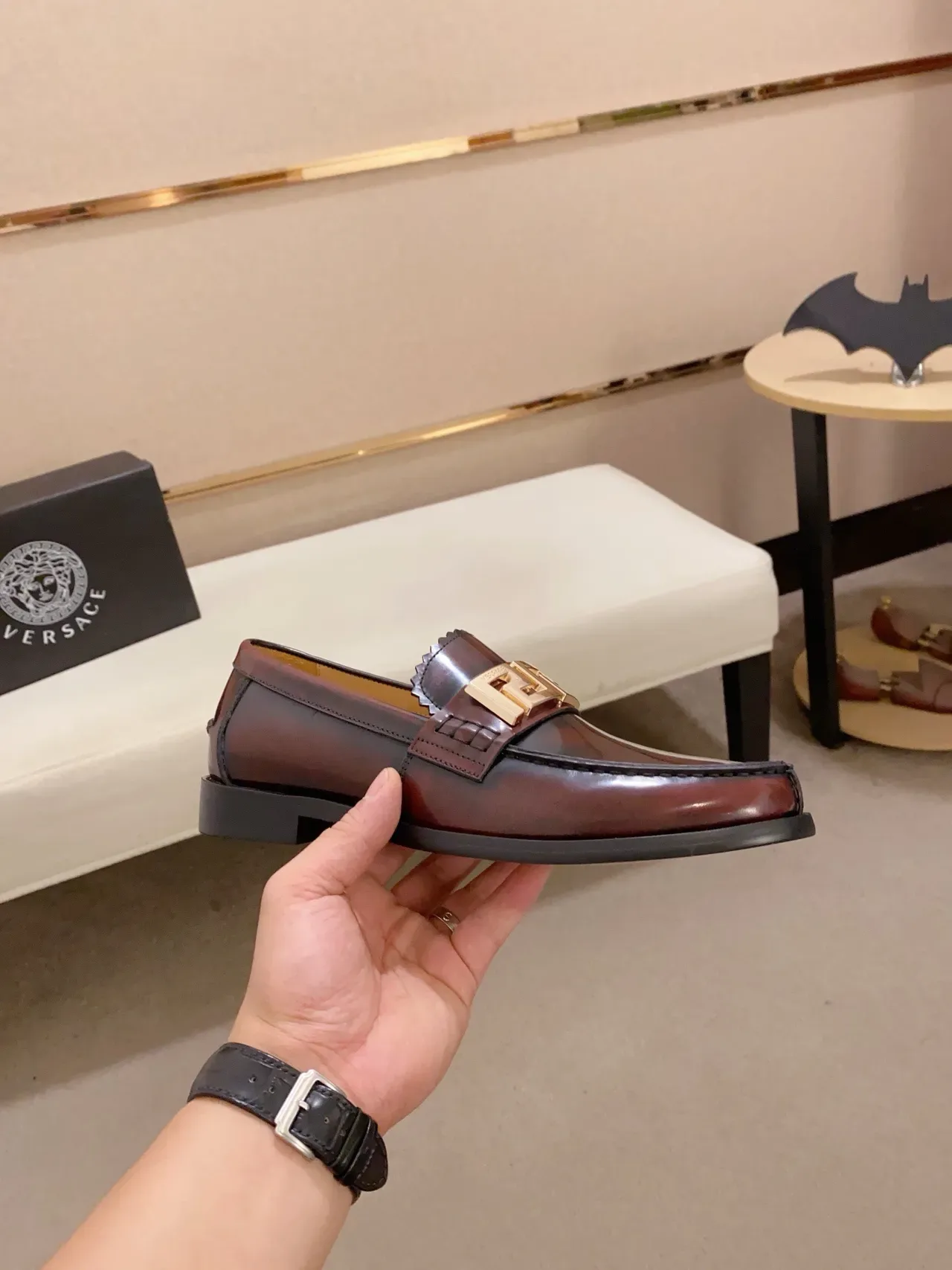 Gucci Horsebit 1955 酒红色皮革金扣乐福鞋 4