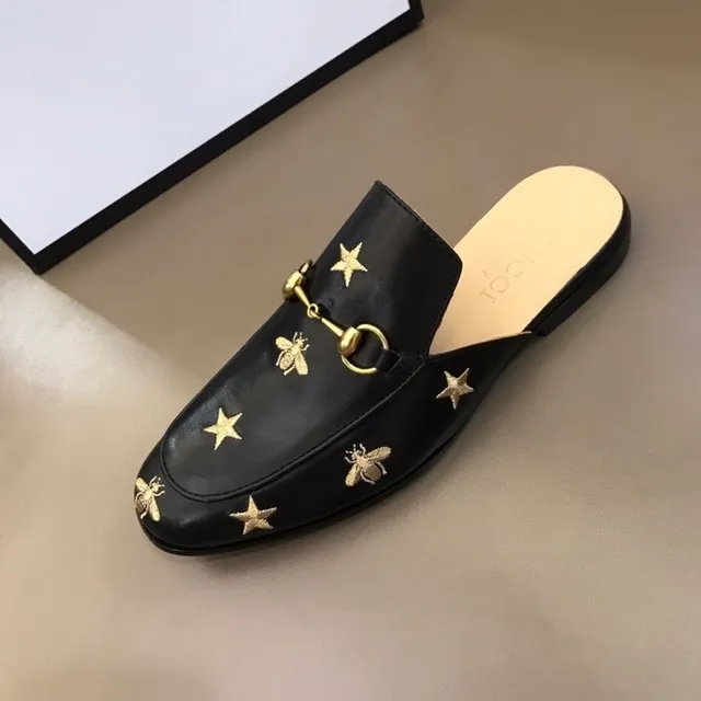 Gucci Horsebit 1955 مطرز نجمة و نحل حذاء مفتوح الكعب جلد أسود 5