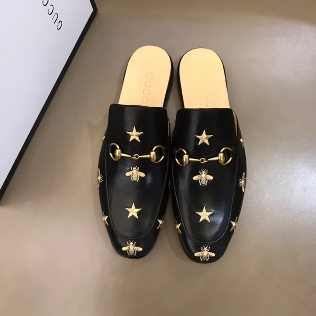 Gucci Horsebit 1955 مطرز نجمة و نحل حذاء مفتوح الكعب جلد أسود 7